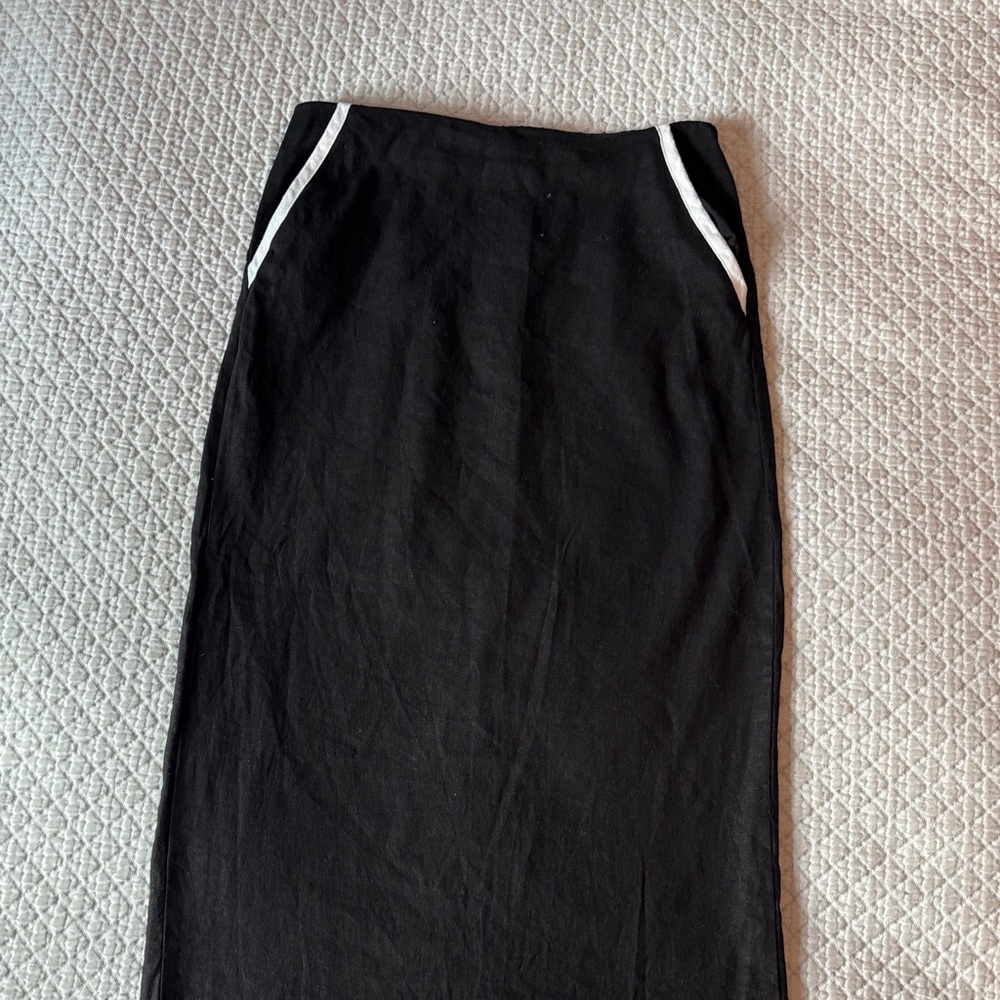 House of Harlow 1960 Black Pencil Skirt with White Trim